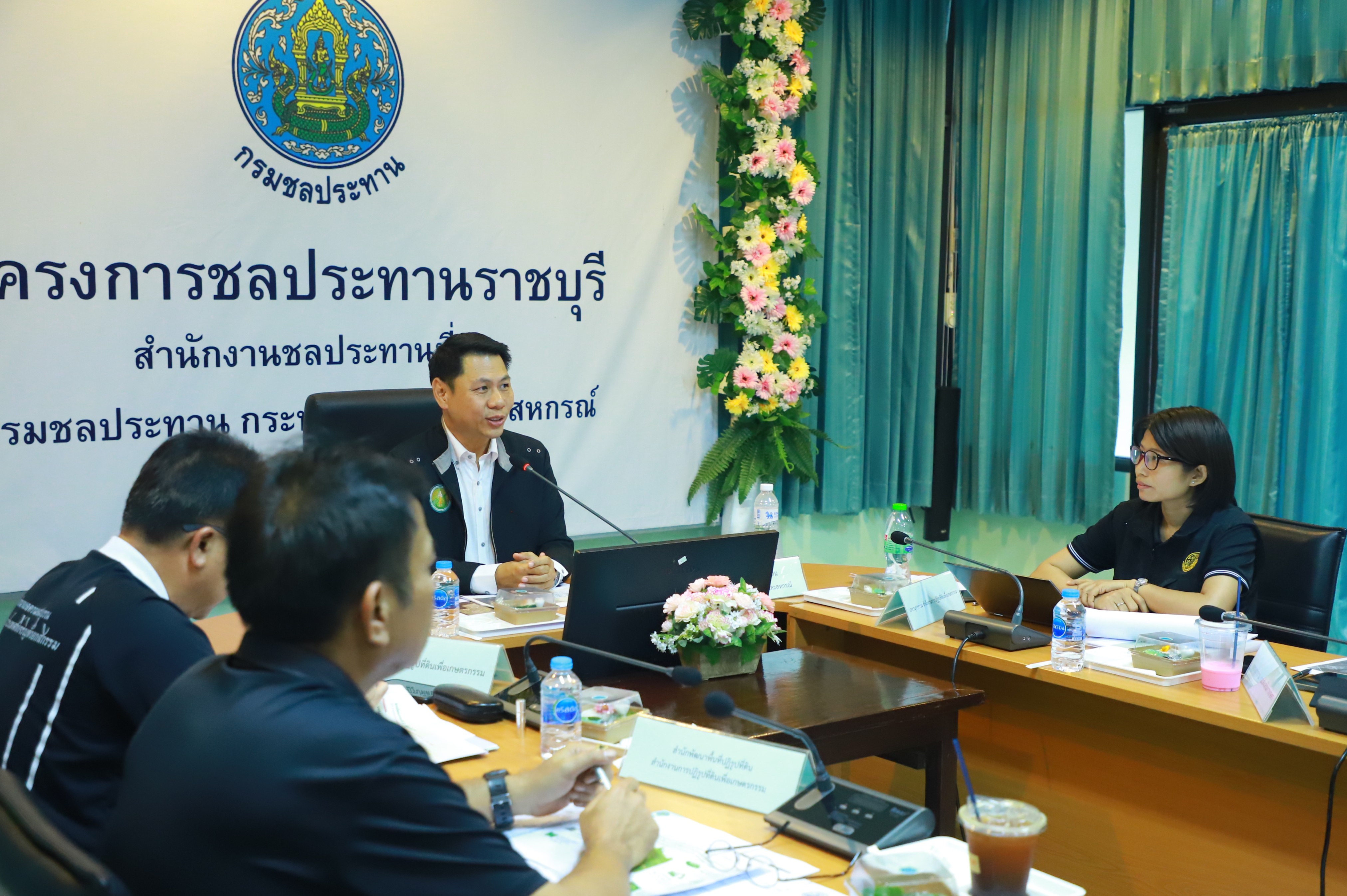 title - ส.ป.ก. ร่วมประชุมคณะทำงานที่ 3 เดินหน้าปั้น “รางบัวโมเดล” สู่ต้นแบบเมืองเกษตรนวัตกรรมครบวงจร พร้อมลุยพื้นที่รับฟังปัญหาเกษตรกรราชบุรี
